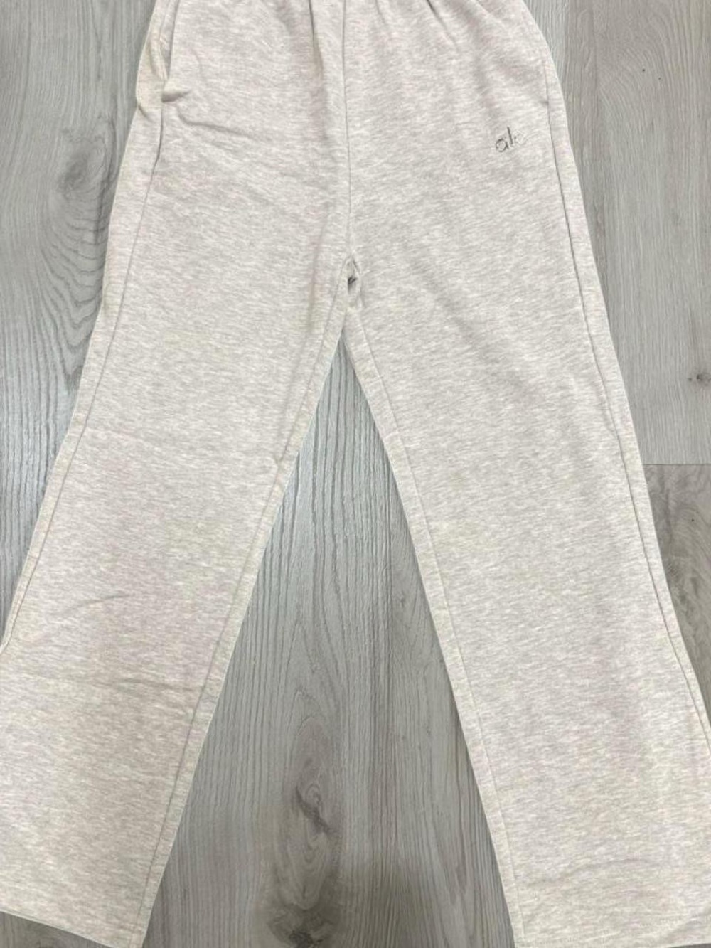 ALO GREY SWEATPANTS